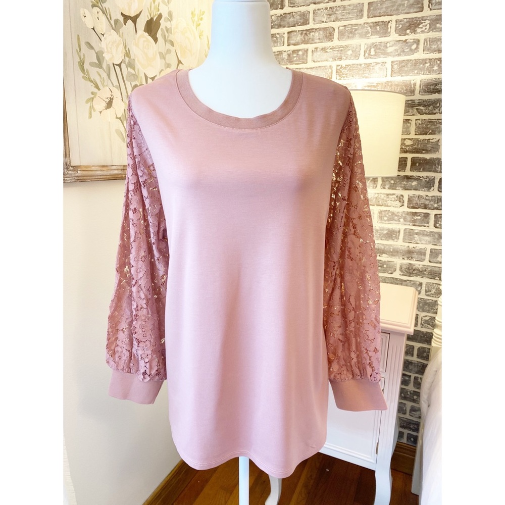 NWT {Rose+Olive} Lace Sleeve Top